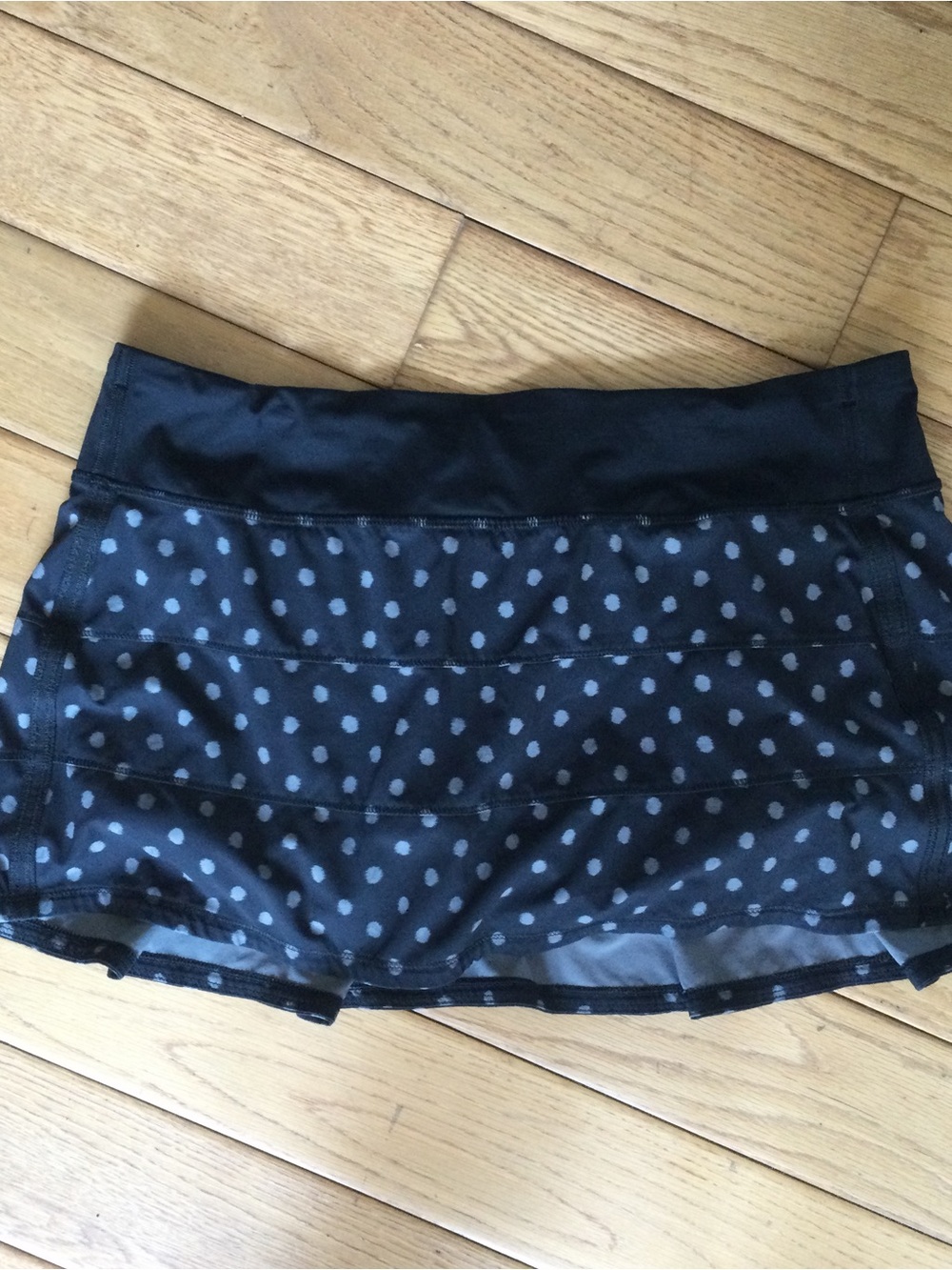 lululemon athletica Black Skirt with Light Gray Polka Dots